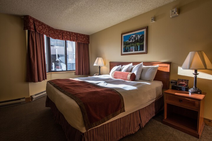Room 53 of 87