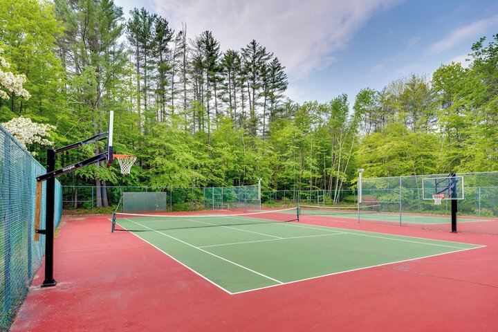 Cozy Bartlett Condo w / Deck & Resort Amenities!