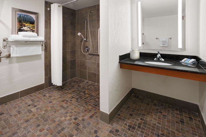 Room 15 of 39