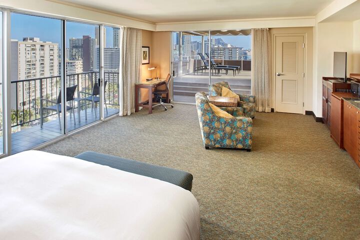 DoubleTree by Hilton Hotel Alana - Waikiki Beach