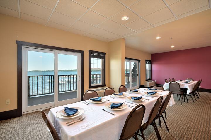 Dining 168 of 250