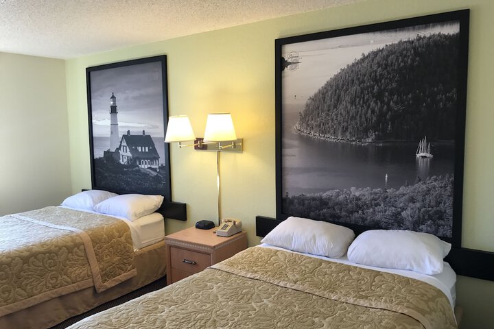 Room 8 of 18