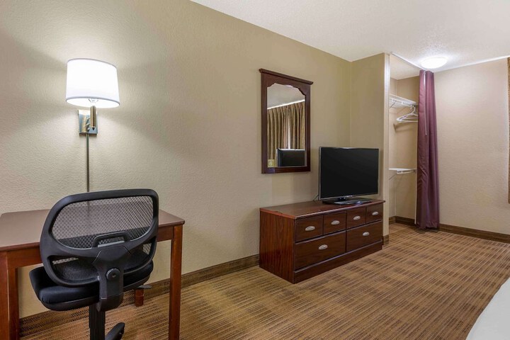 Room 20 of 28