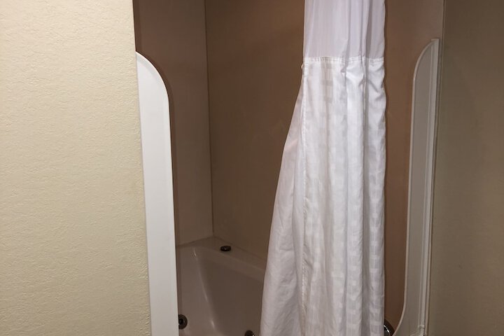 Room 16 of 31