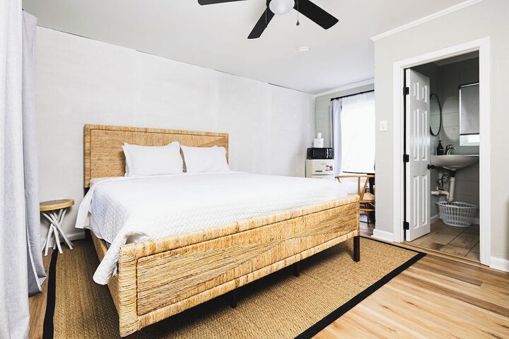 Room 20 of 28