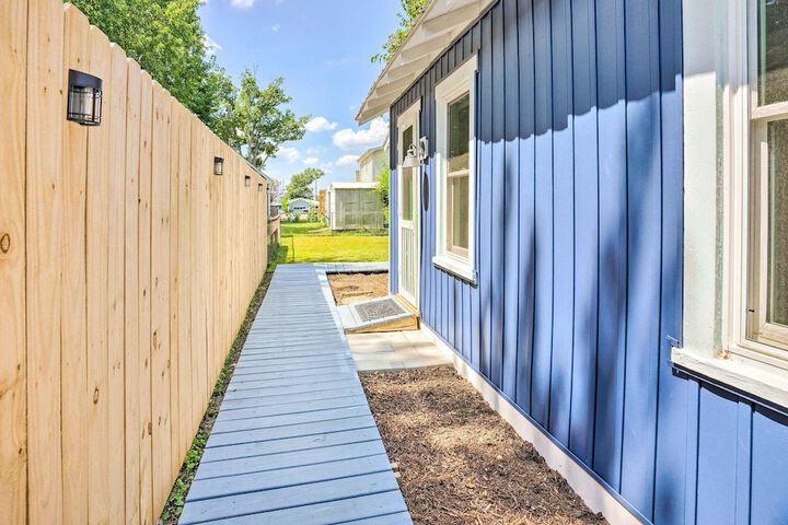 Chic Cottage w / Private Yard: Steps to Beach!