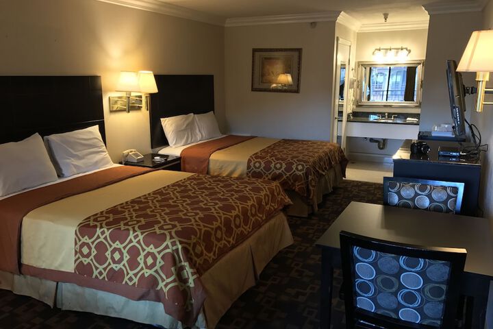 Room 18 of 27