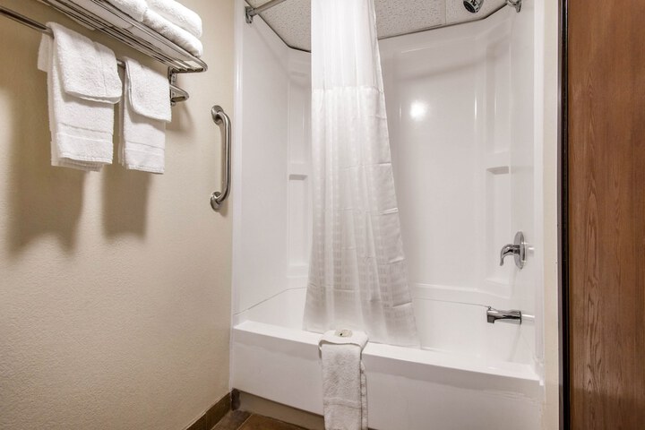 Room 14 of 25