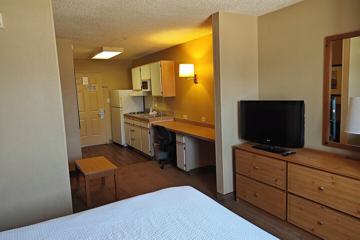 Room 13 of 20