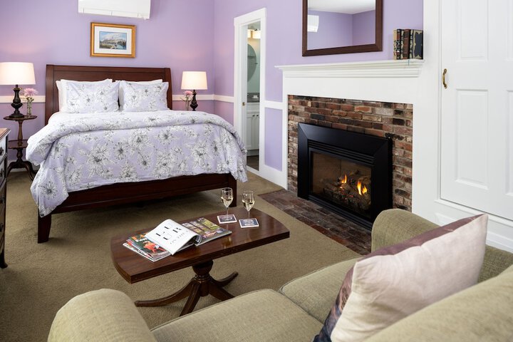 1802 House Bed and Breakfast