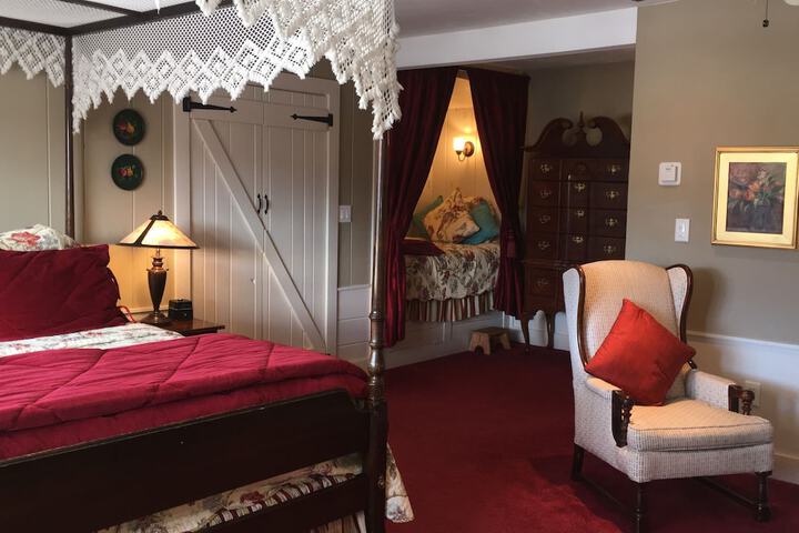 Room 35 of 148