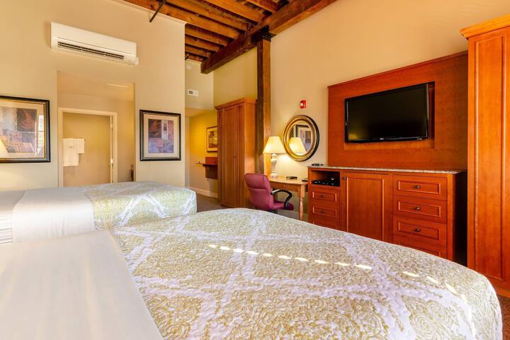 Jackson Park Inn an Ascend Collection Hotel