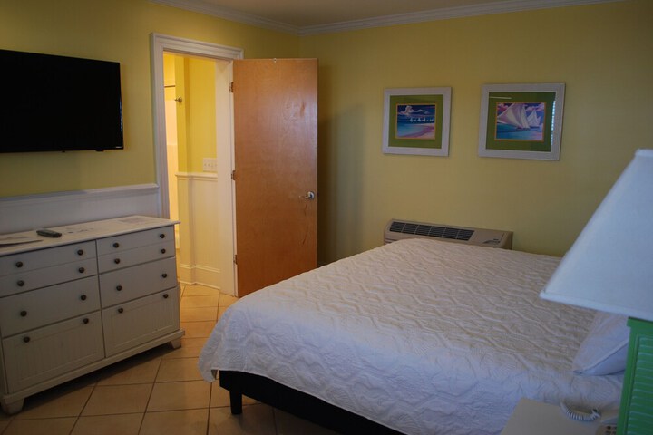 Room 28 of 36