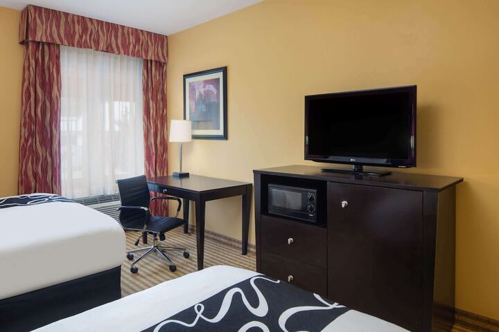 La Quinta Inn & Suites by Wyndham Atlanta-Union City
