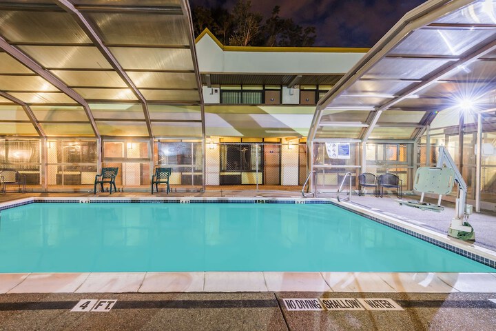 Pool 6 of 16