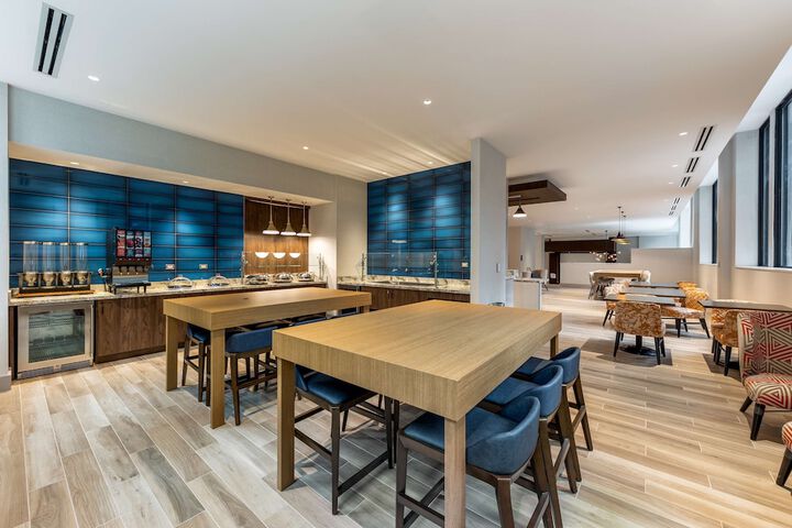 Breakfast/Coffee Service 24 of 27