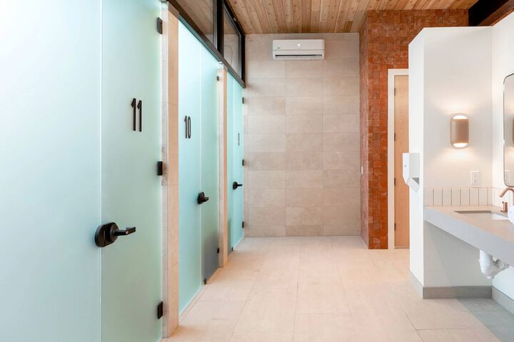 Room 16 of 42