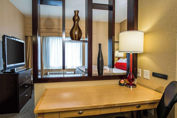 Room 12 of 37