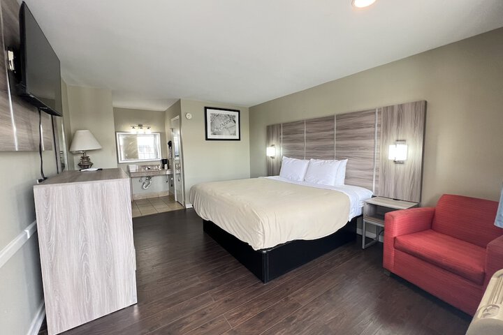 Room 7 of 14