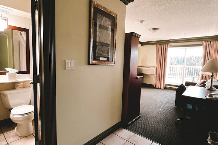 Room 34 of 44