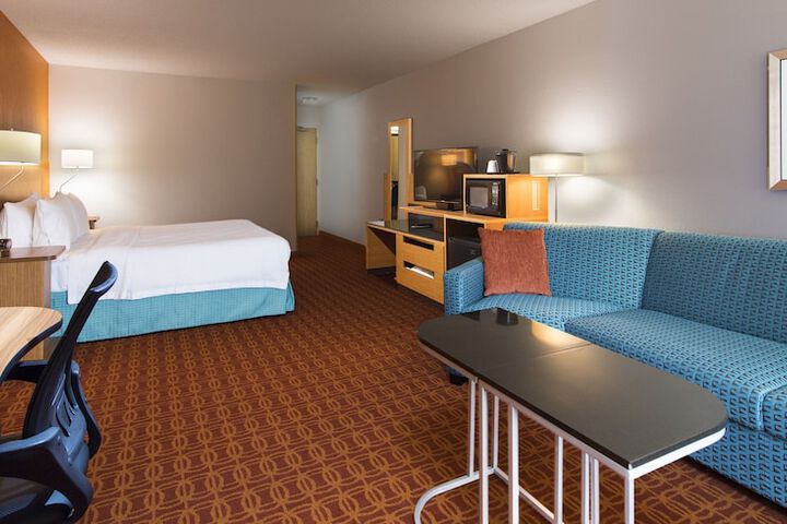 Fairfield Inn & Suites by Marriott Ft. Myers / Cape Coral