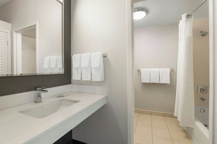 Courtyard by Marriott Minneapolis-St. Paul Airport