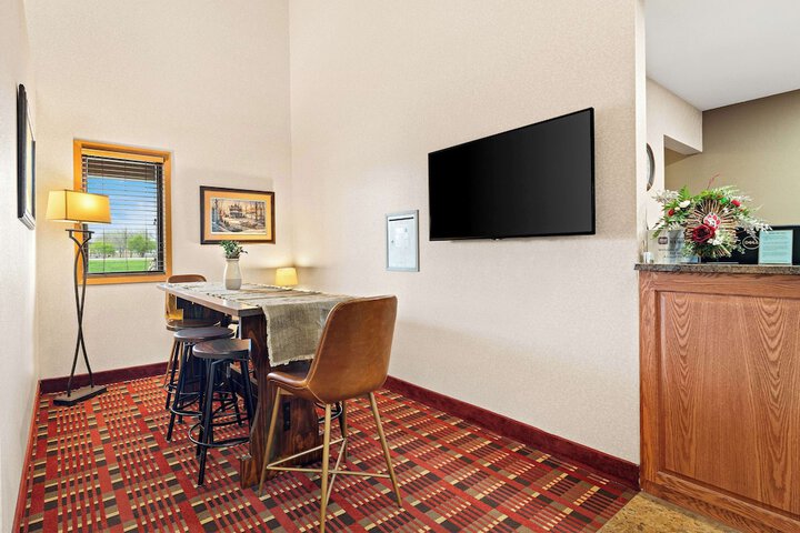 Hotel Interior 7 of 38