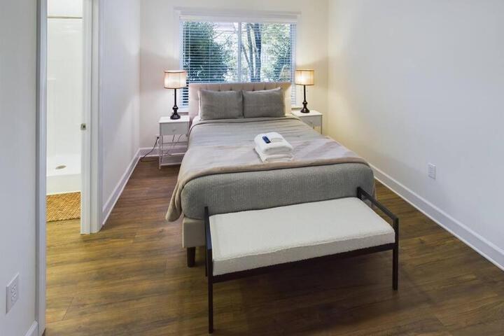 PIckens Place Unit B