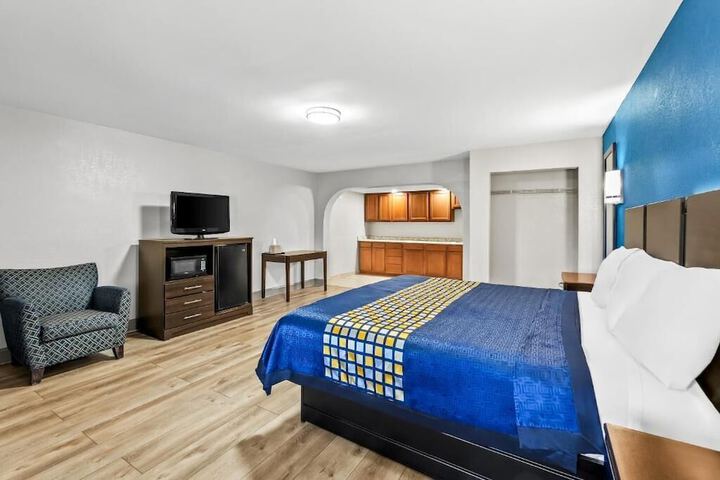 Red Carpet Inn and Suites