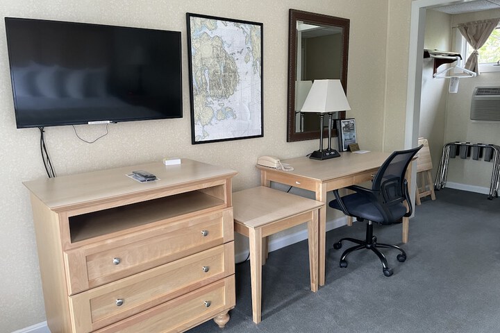 Room 76 of 100