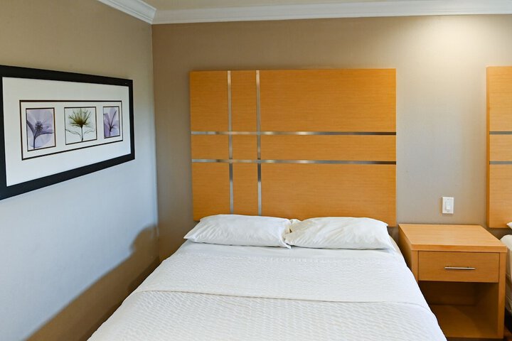 Room 21 of 28