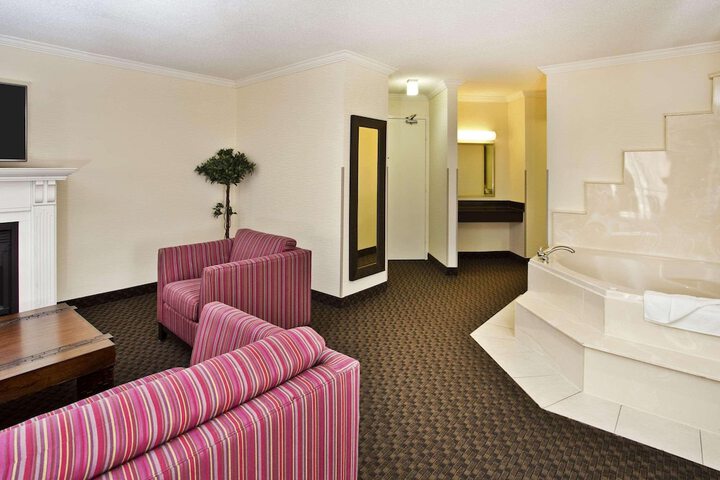 Room 19 of 43