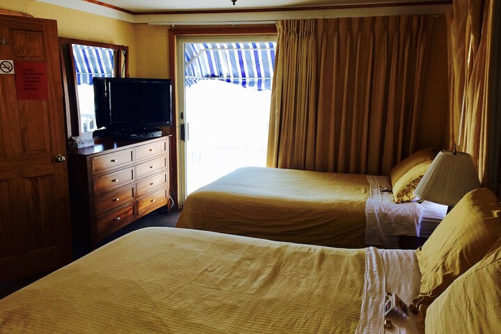 Room 8 of 32
