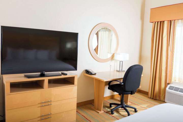 Room 11 of 27