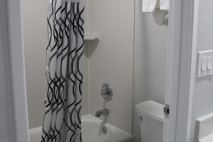 Room 10 of 11