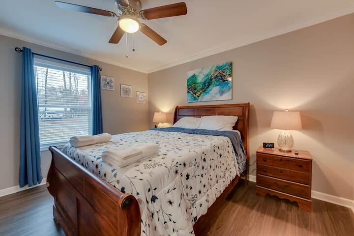 Family-friendly Home w / Deck Near Colonial Beach!