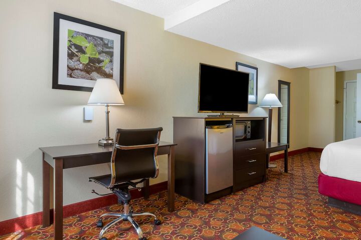 Room 11 of 30