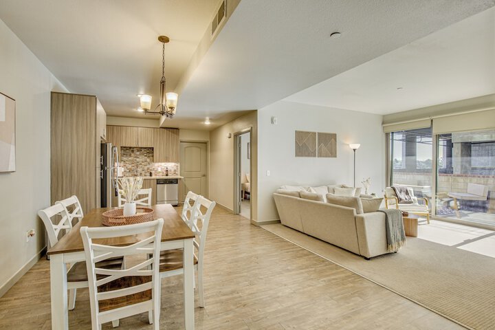By Seaport Village & Navy Base! Chic Condo w / Pool