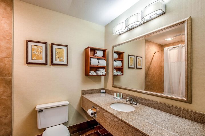 Room 10 of 27