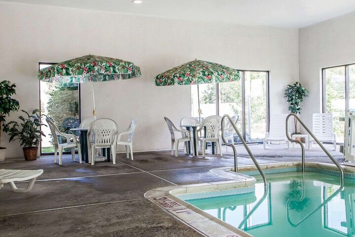 Pool 4 of 25