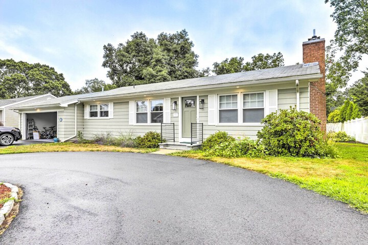 Charming Old Saybrook Cottage 1 Mi to Beach
