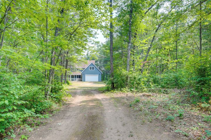 Lakefront Minocqua Getaway: Dock Game Room!