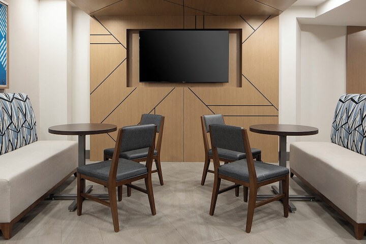 Holiday Inn Express Dallas Medical-Market Center by IHG
