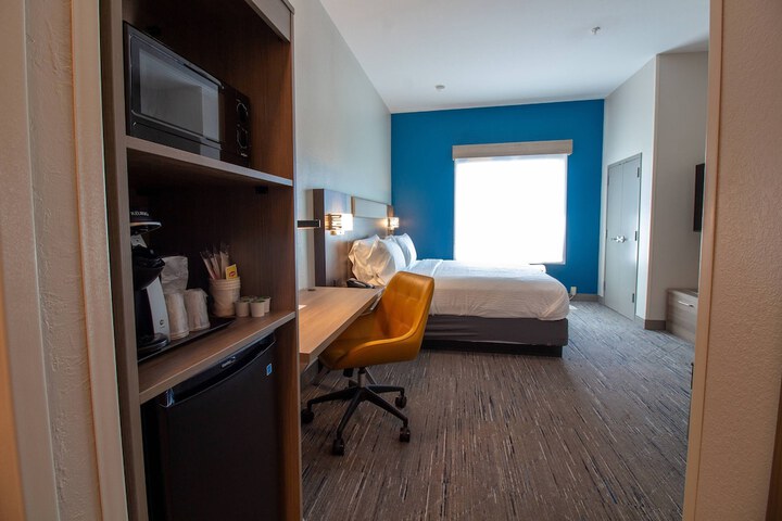 Room 18 of 46