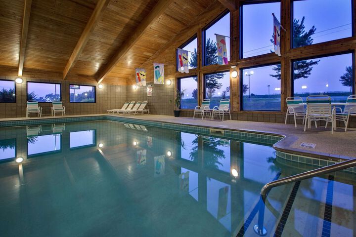 Pool 4 of 28