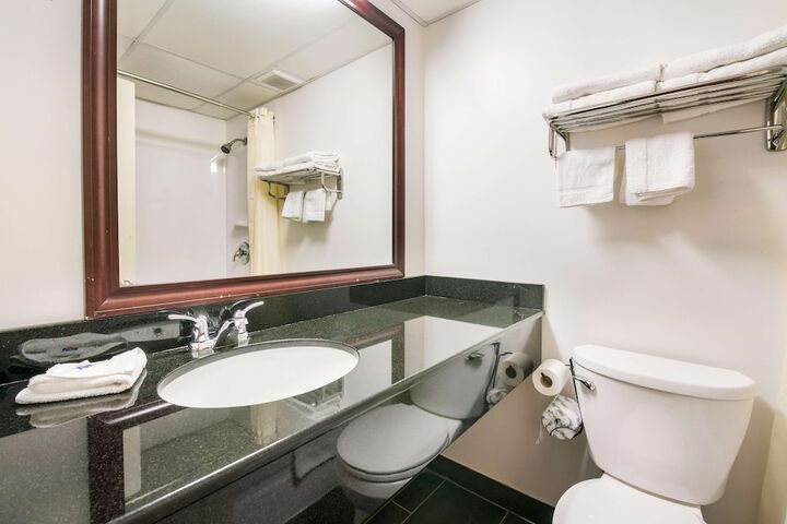 Room 12 of 32