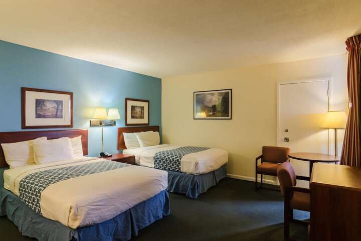 Room 13 of 40