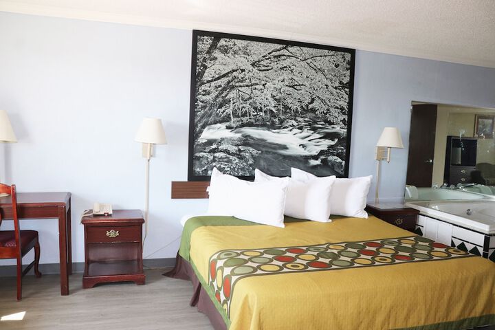 Room 21 of 25