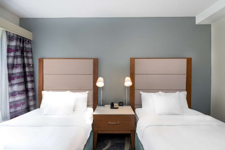 Room 28 of 51