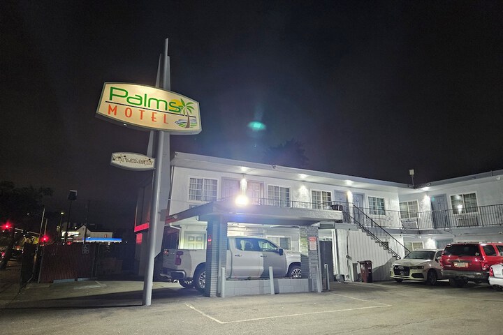 Palms Motel